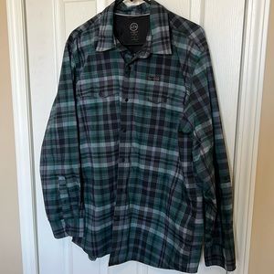 Men’s ATG x Wrangler long sleeve snap size XL